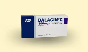 Opakowanie leku Dalacin C 300mg z klindamycyną, 32 kapsułki.